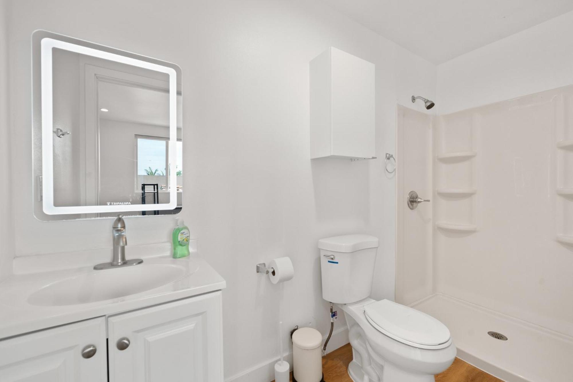Modern Getaway In The Heart Of La Near Usc, Private Room With Share Living Room And Kitchen Los Angeles Bagian luar foto