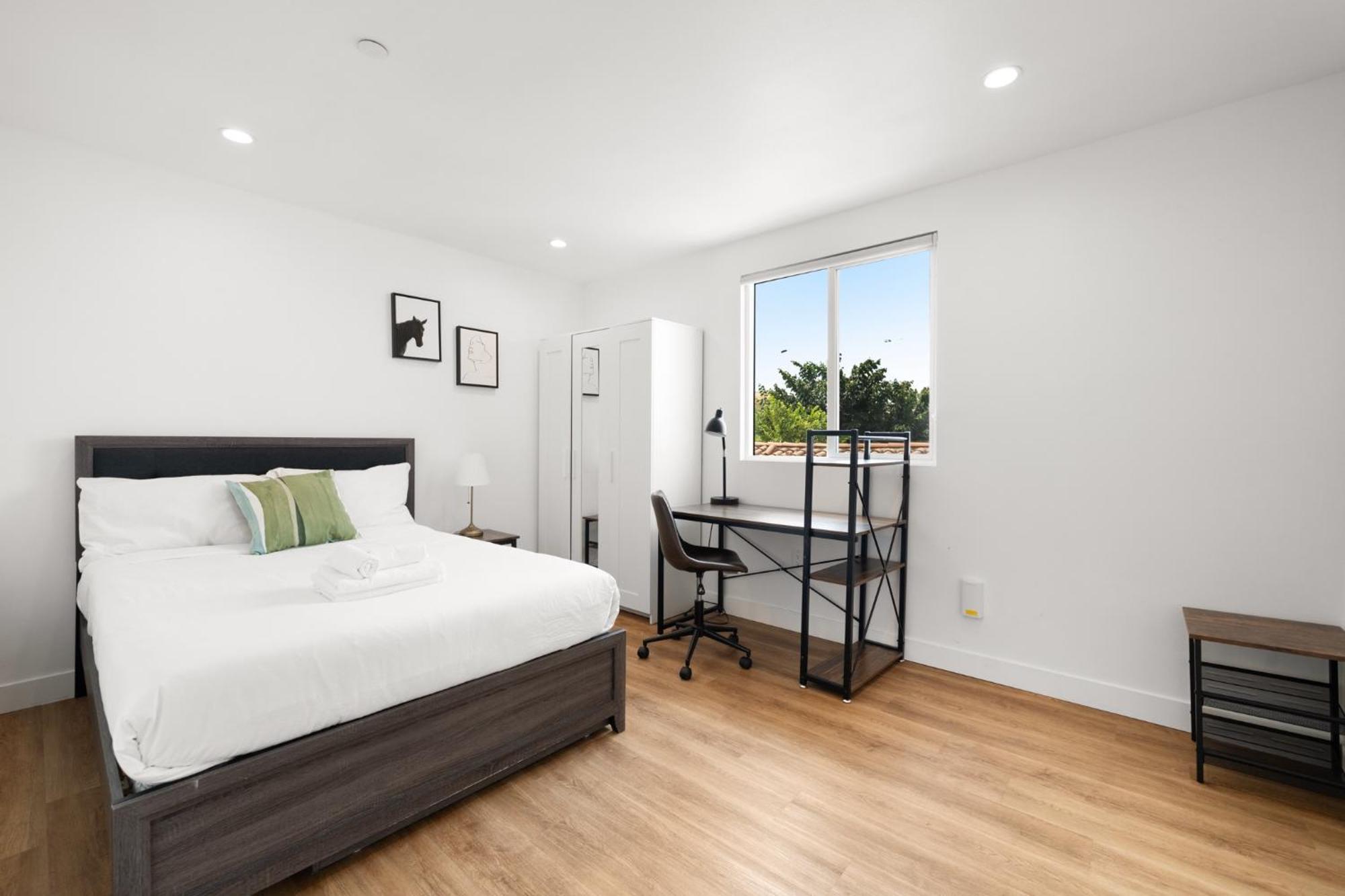 Modern Getaway In The Heart Of La Near Usc, Private Room With Share Living Room And Kitchen Los Angeles Bagian luar foto