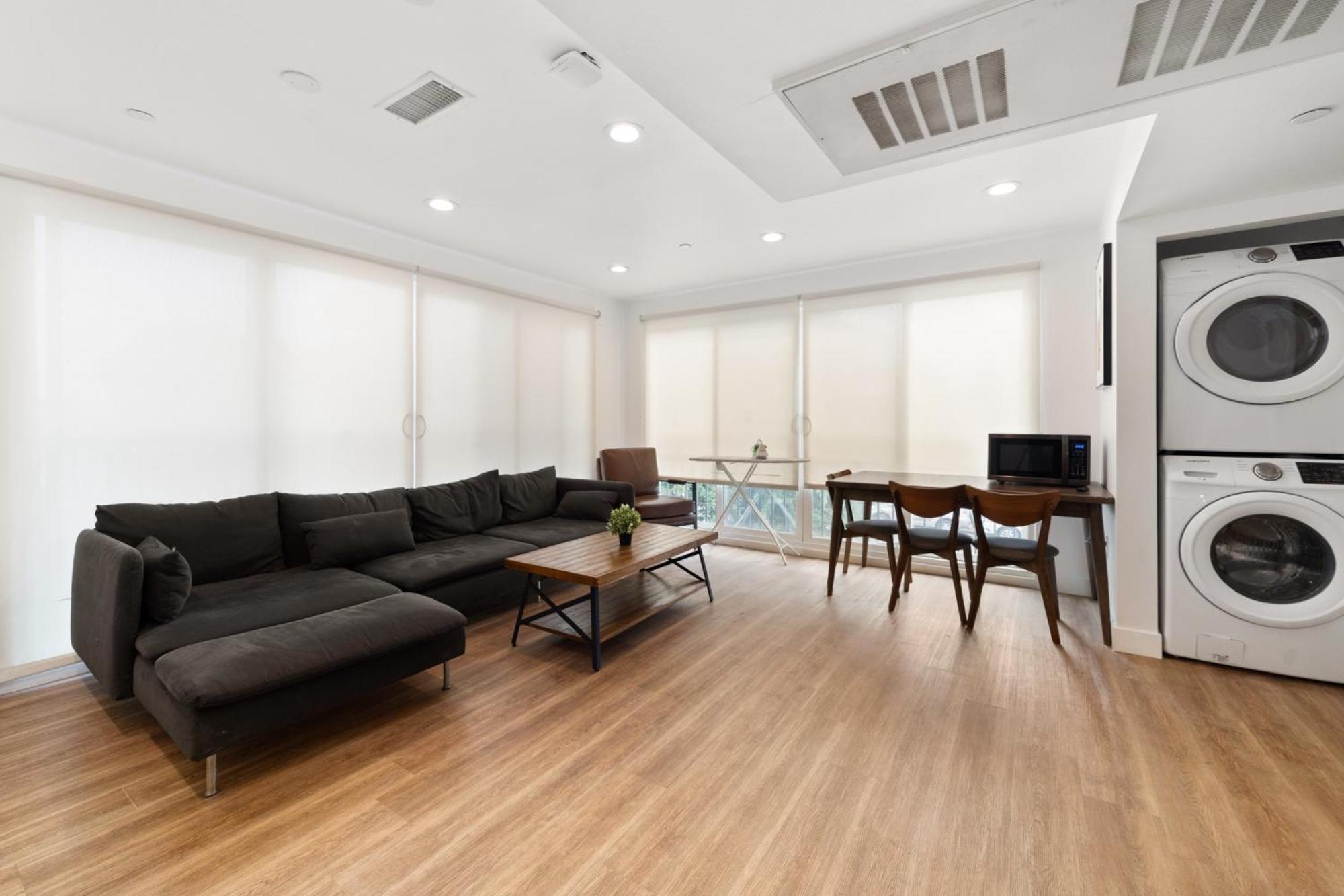 Modern Getaway In The Heart Of La Near Usc, Private Room With Share Living Room And Kitchen Los Angeles Bagian luar foto