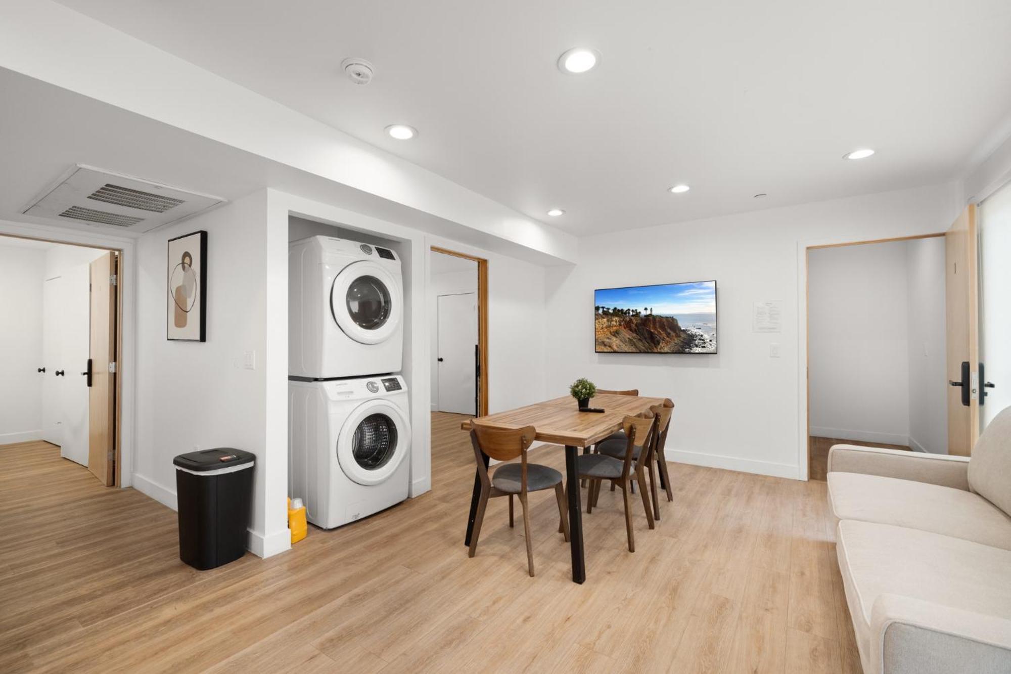 Modern Getaway In The Heart Of La Near Usc, Private Room With Share Living Room And Kitchen Los Angeles Bagian luar foto