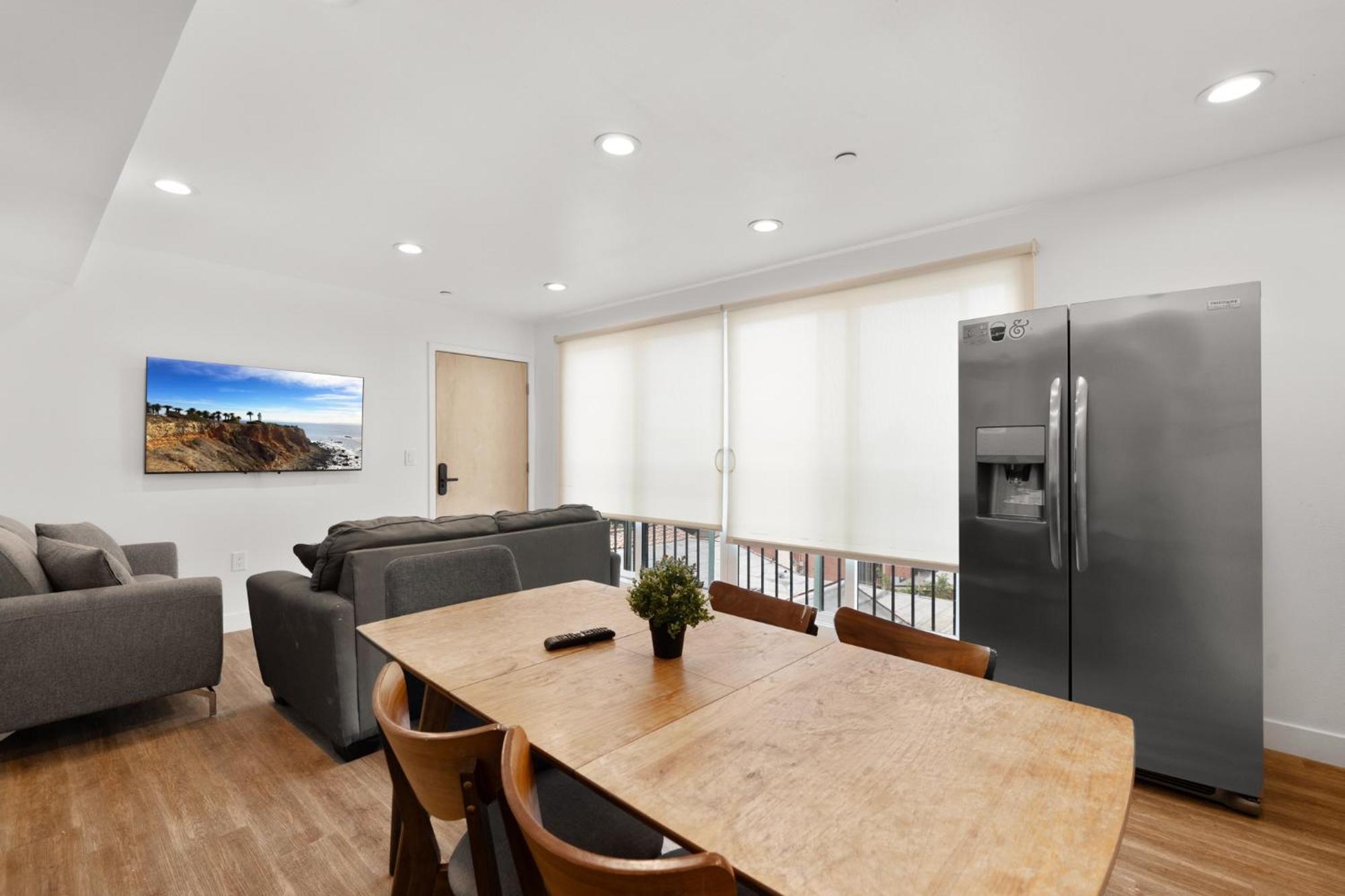 Modern Getaway In The Heart Of La Near Usc, Private Room With Share Living Room And Kitchen Los Angeles Bagian luar foto