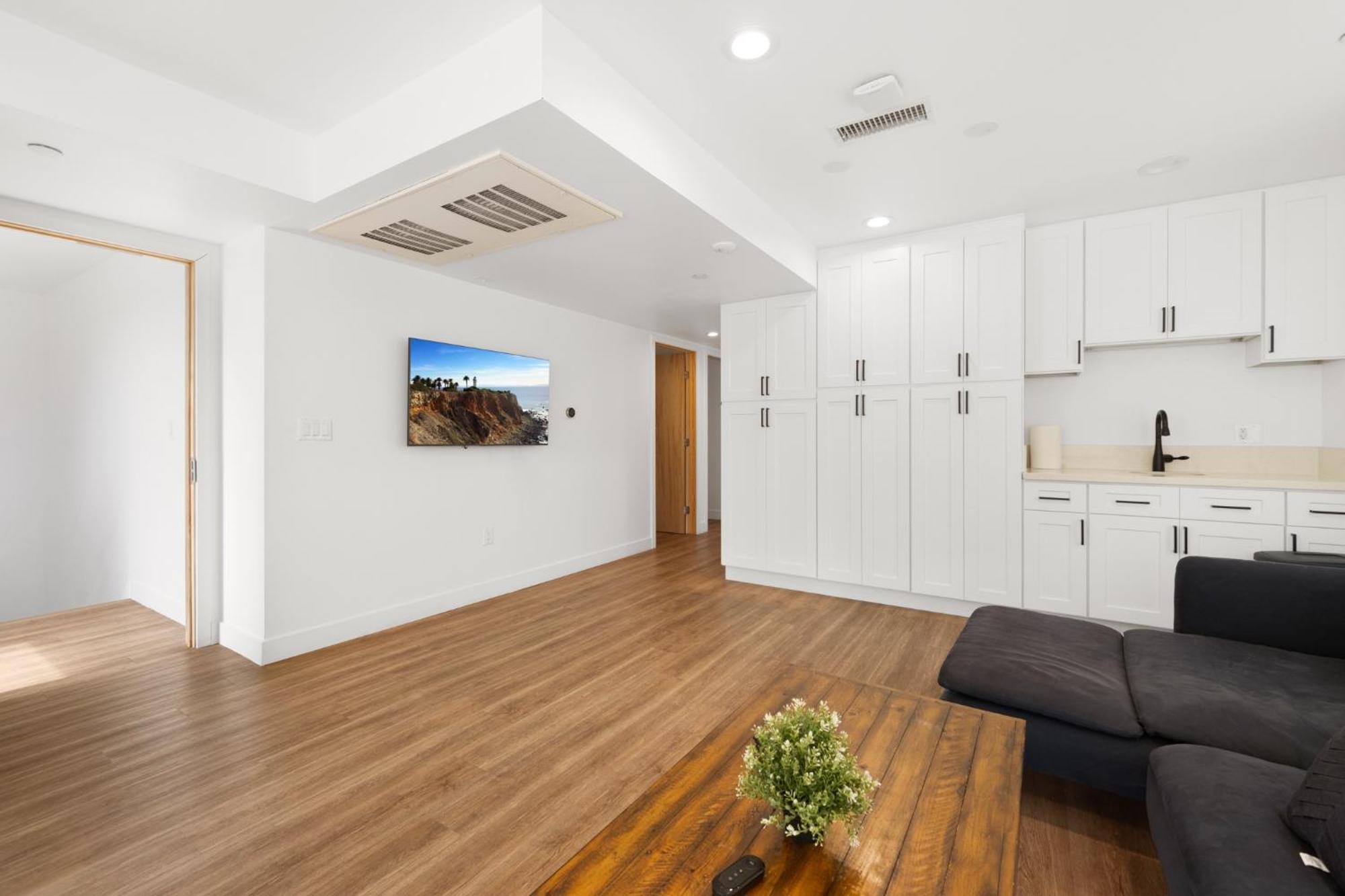 Modern Getaway In The Heart Of La Near Usc, Private Room With Share Living Room And Kitchen Los Angeles Bagian luar foto