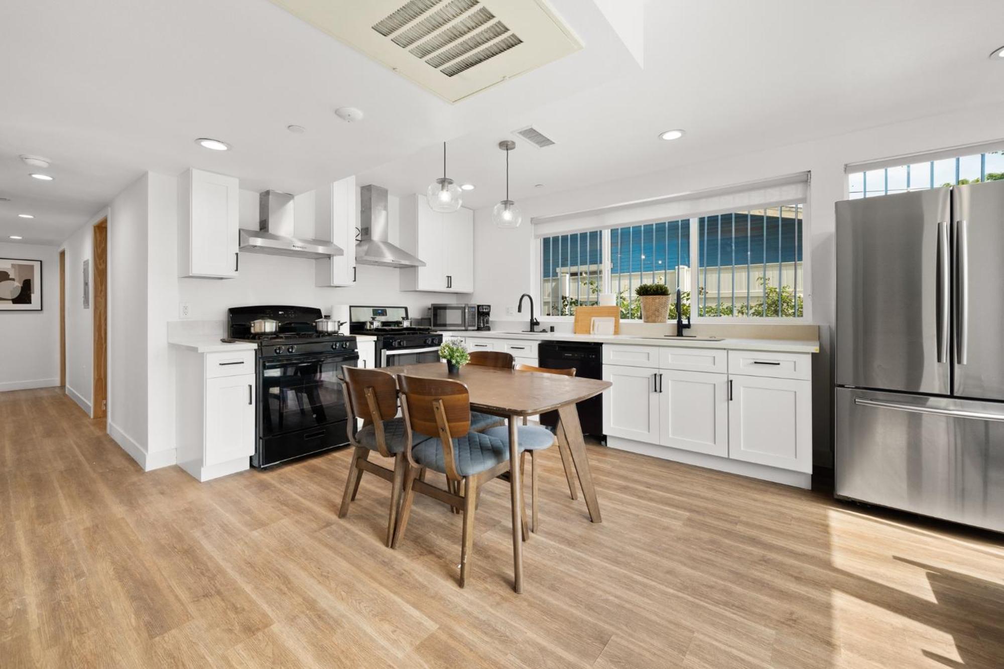Modern Getaway In The Heart Of La Near Usc, Private Room With Share Living Room And Kitchen Los Angeles Bagian luar foto