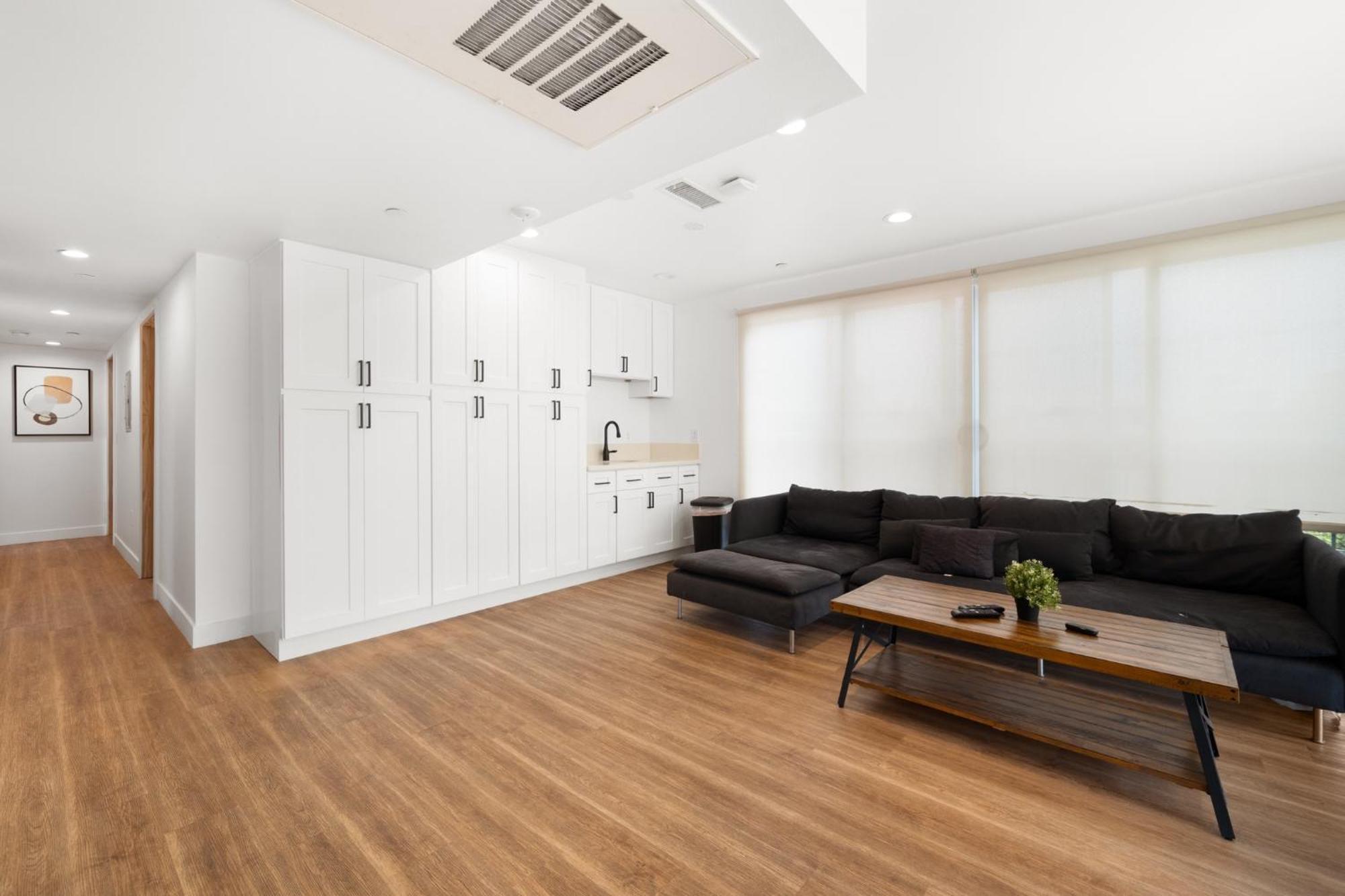 Modern Getaway In The Heart Of La Near Usc, Private Room With Share Living Room And Kitchen Los Angeles Bagian luar foto