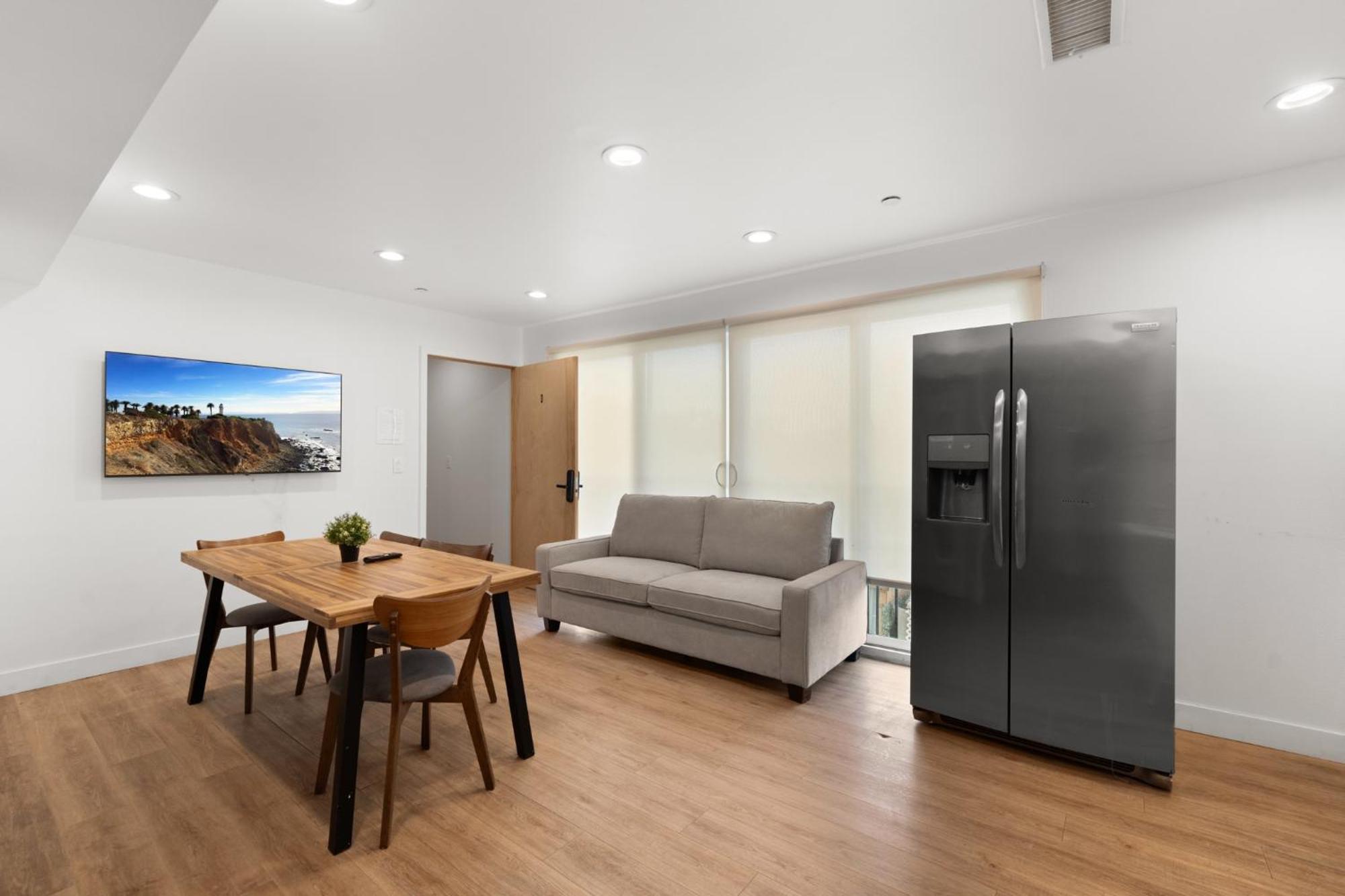 Modern Getaway In The Heart Of La Near Usc, Private Room With Share Living Room And Kitchen Los Angeles Bagian luar foto