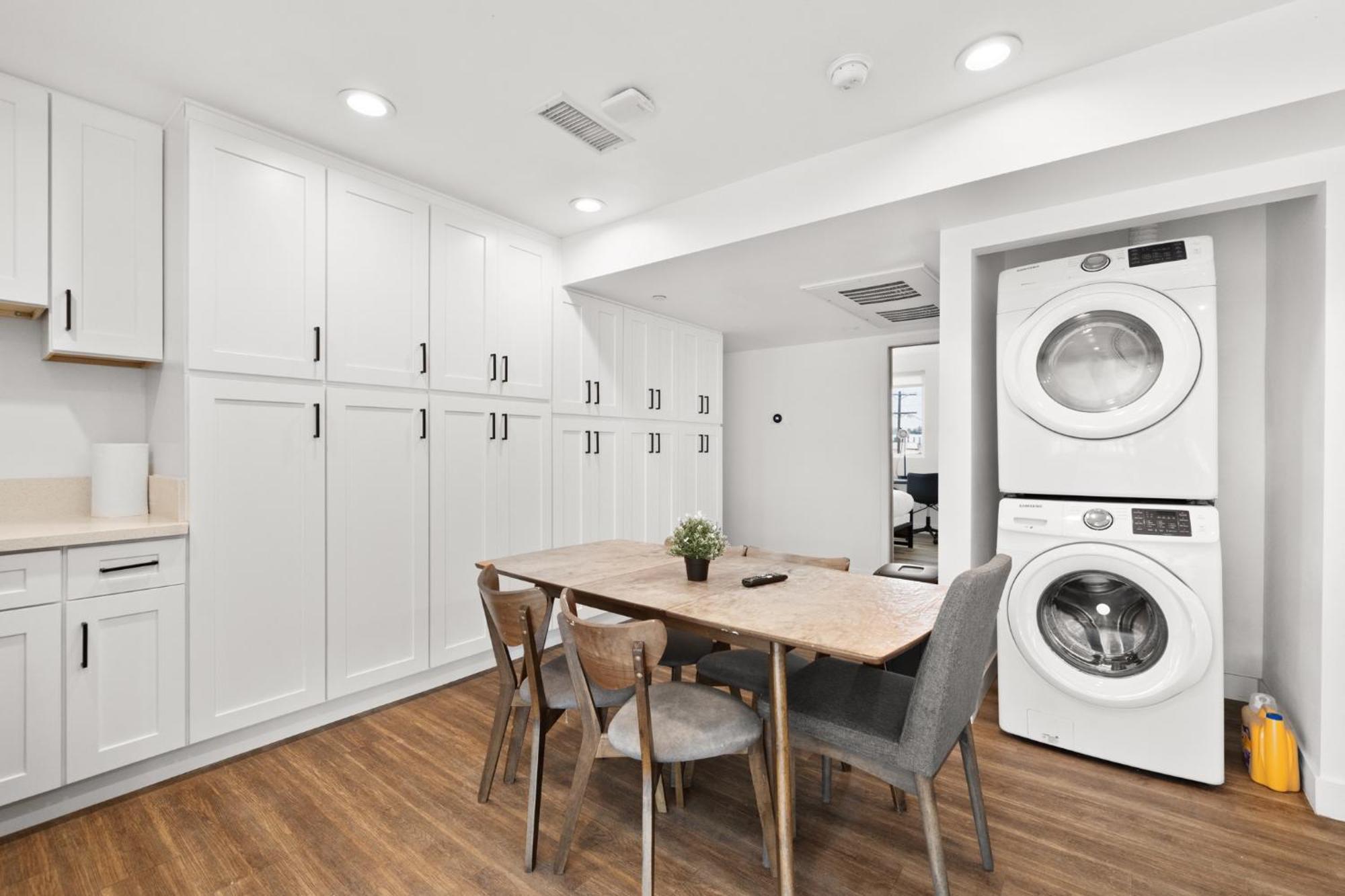 Modern Getaway In The Heart Of La Near Usc, Private Room With Share Living Room And Kitchen Los Angeles Bagian luar foto